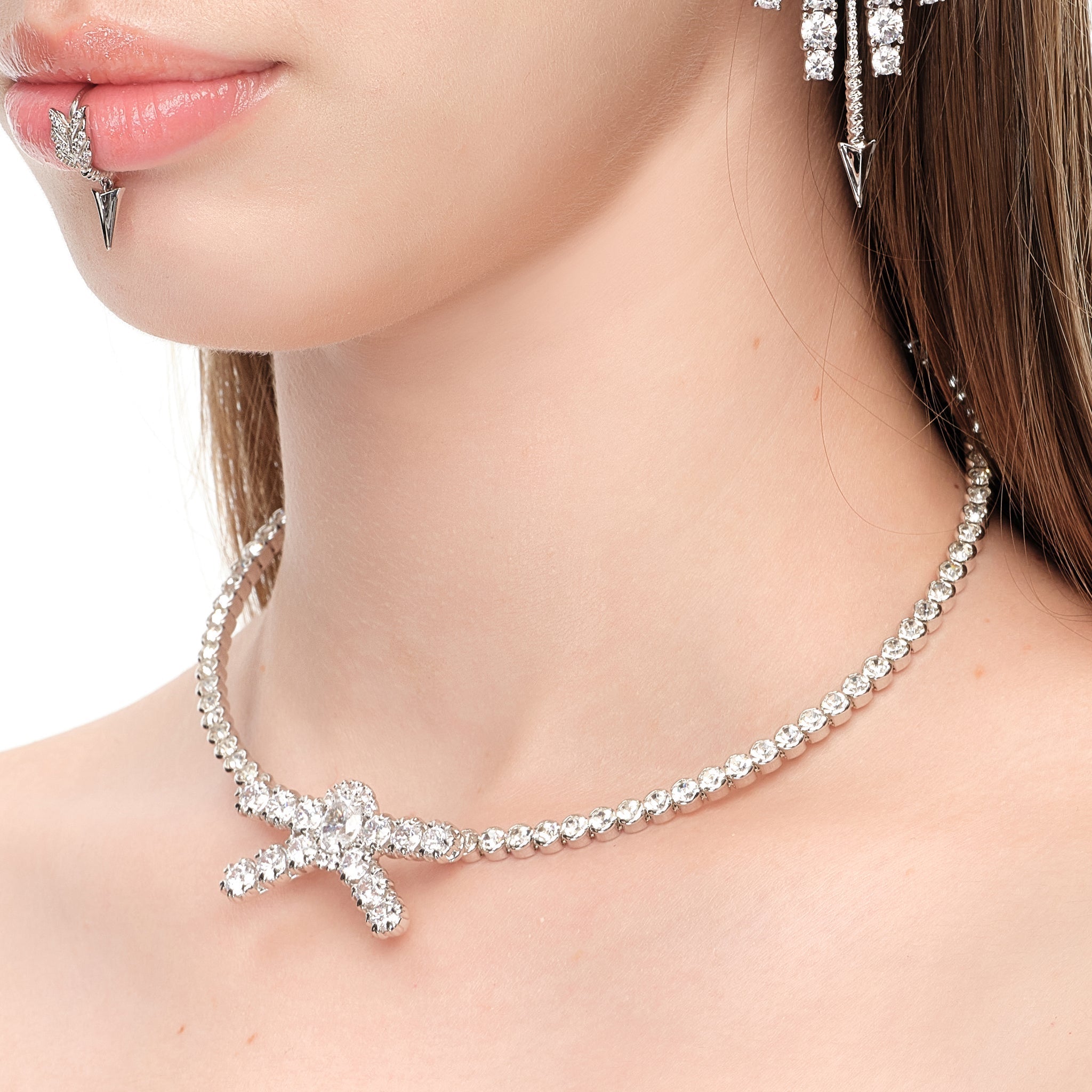 YVMIN X SHUSHUTONG / Gemstone Pave Bow Chocker mysite